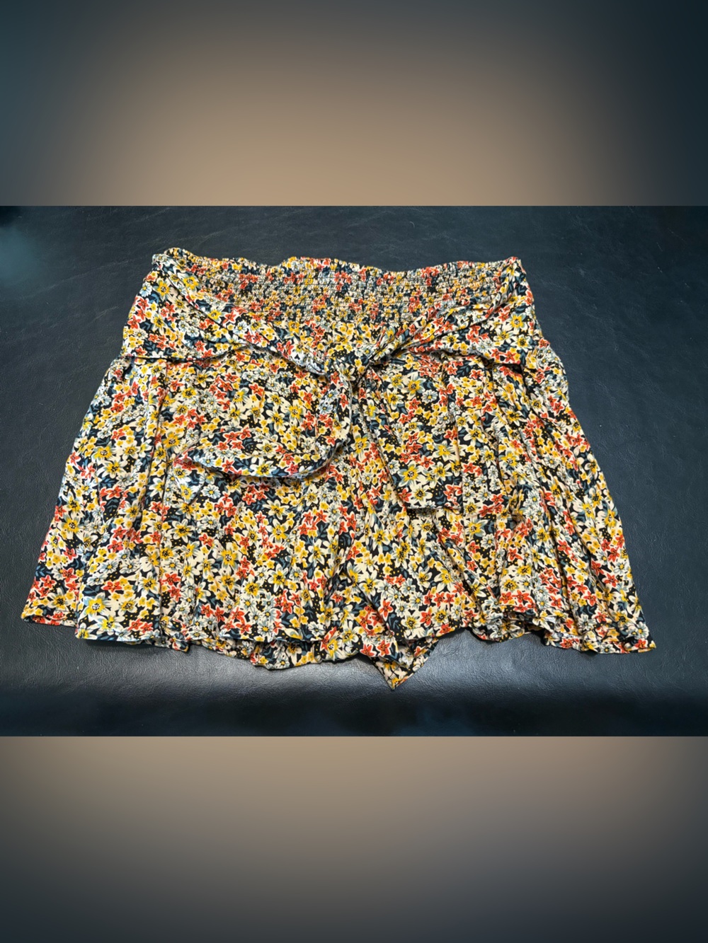 Patrons of Peace Floral Shorts with Front Tie Belt size Large